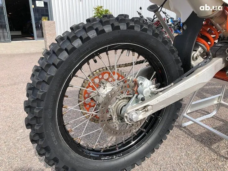 KTM 250  Image 4